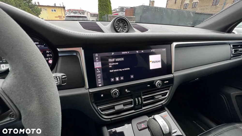 Porsche Macan T - 17