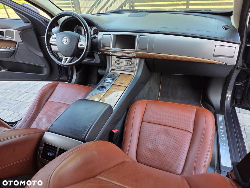 Jaguar XF 3.0 V6 S - 32