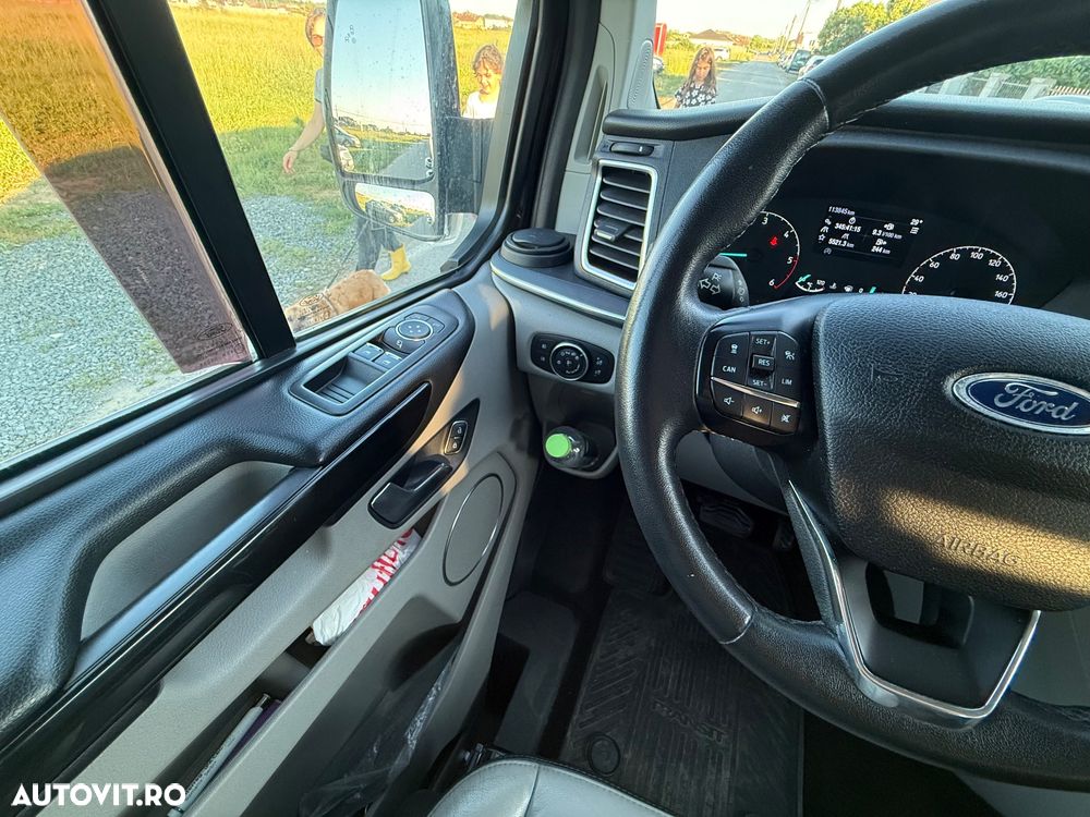 Ford Tourneo Custom Bus 320 2.0 EcoBlue 185 CP L2H1 Titanium Aut. - 12