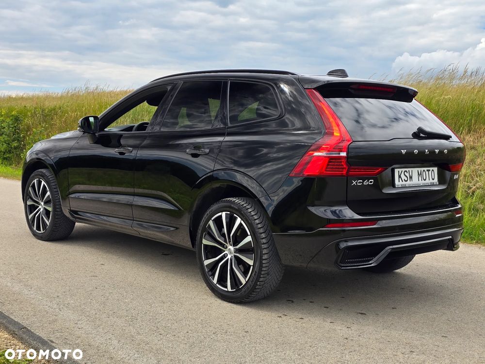 Volvo XC 60 B4 D AWD Plus Dark - 8