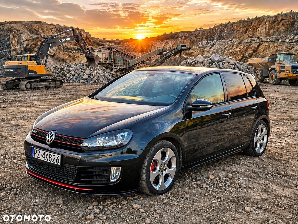 Volkswagen Golf 2.0 TSI GTI - 1