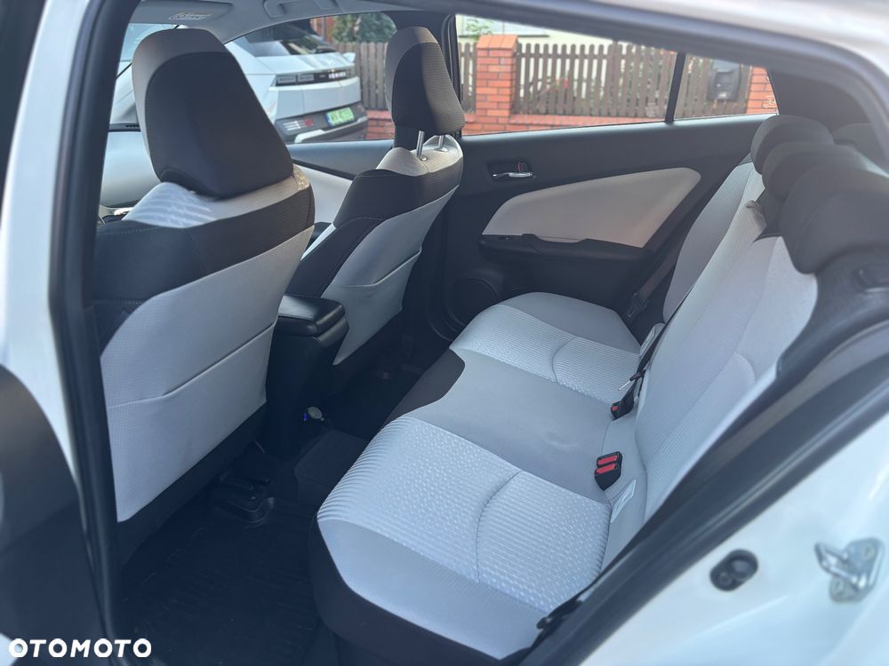Toyota Prius 1.8 Hybrid Prestige - 8