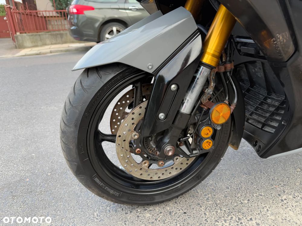 Yamaha Tmax - 18