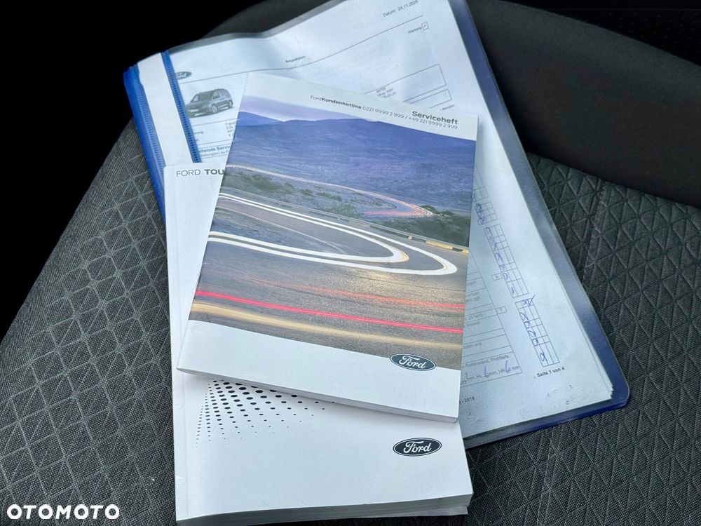 Ford Tourneo Connect Grand - 31