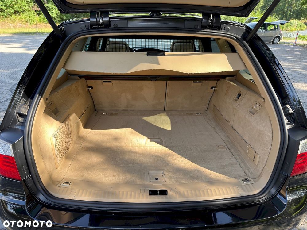 BMW Seria 5 525xd - 35
