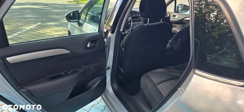 Citroën C4 1.6 HDi Attraction - 11