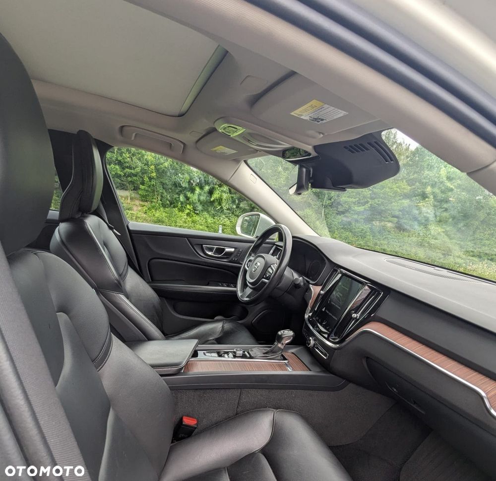 Volvo S60 T5 Momentum Pro - 10