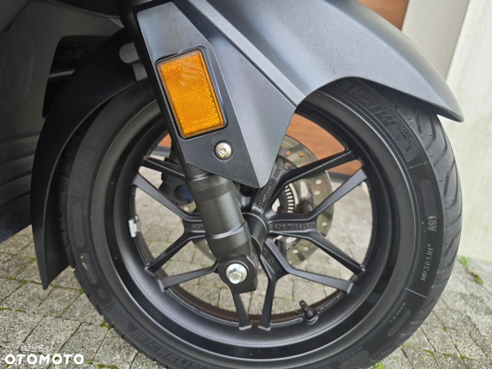 Honda NSS - 28