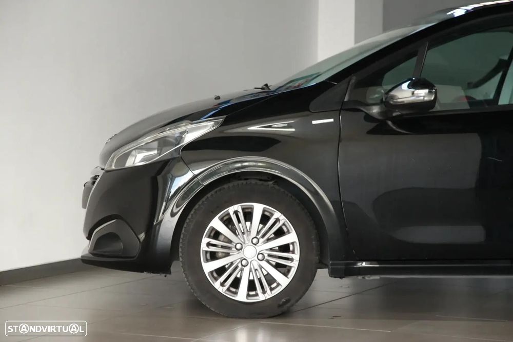 Peugeot 208 1.2 PureTech Style - 18