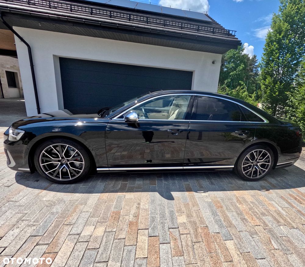 Audi S8 - 2