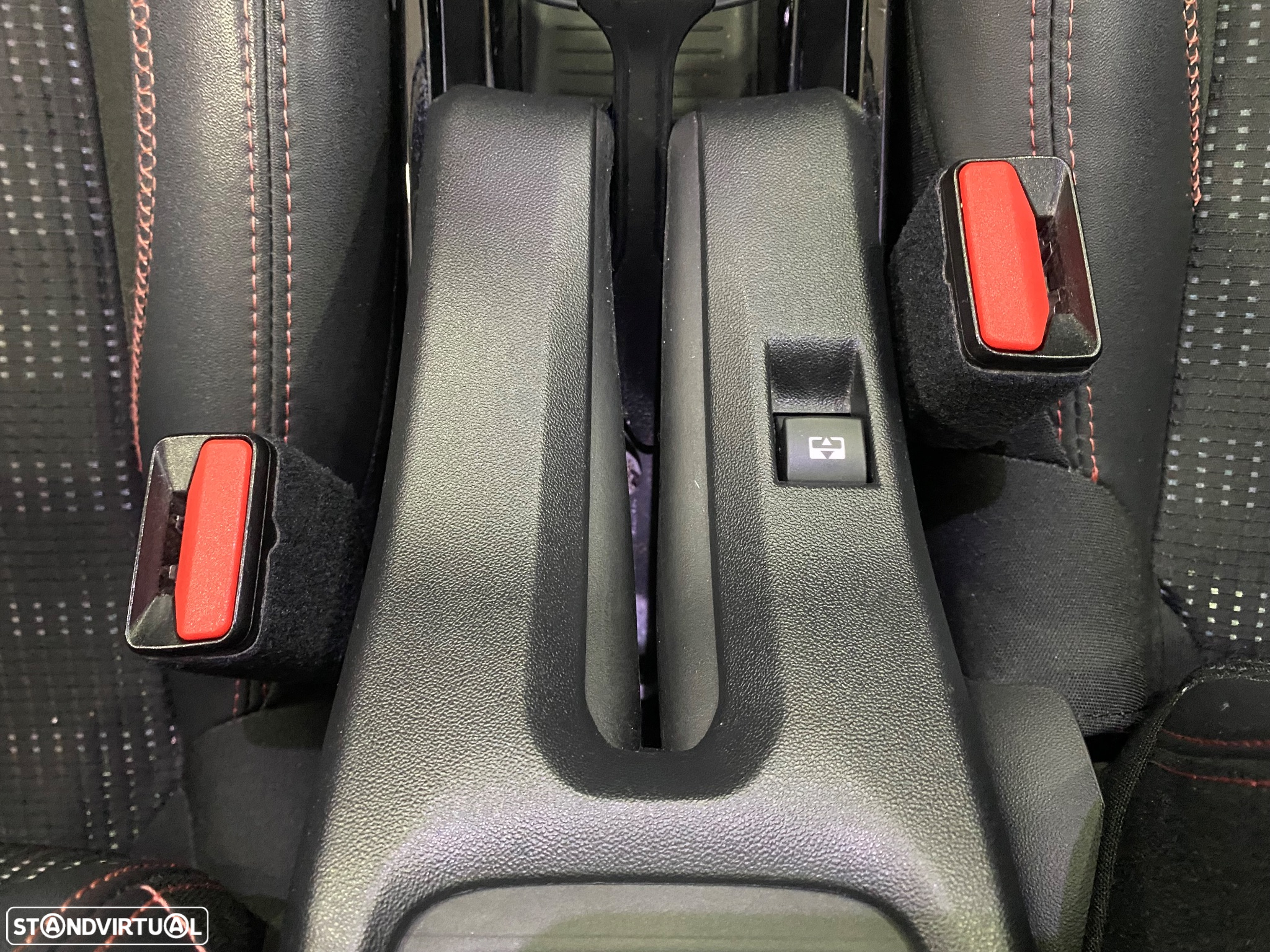 Peugeot 2008 1.5 BlueHDi GT Line - 24
