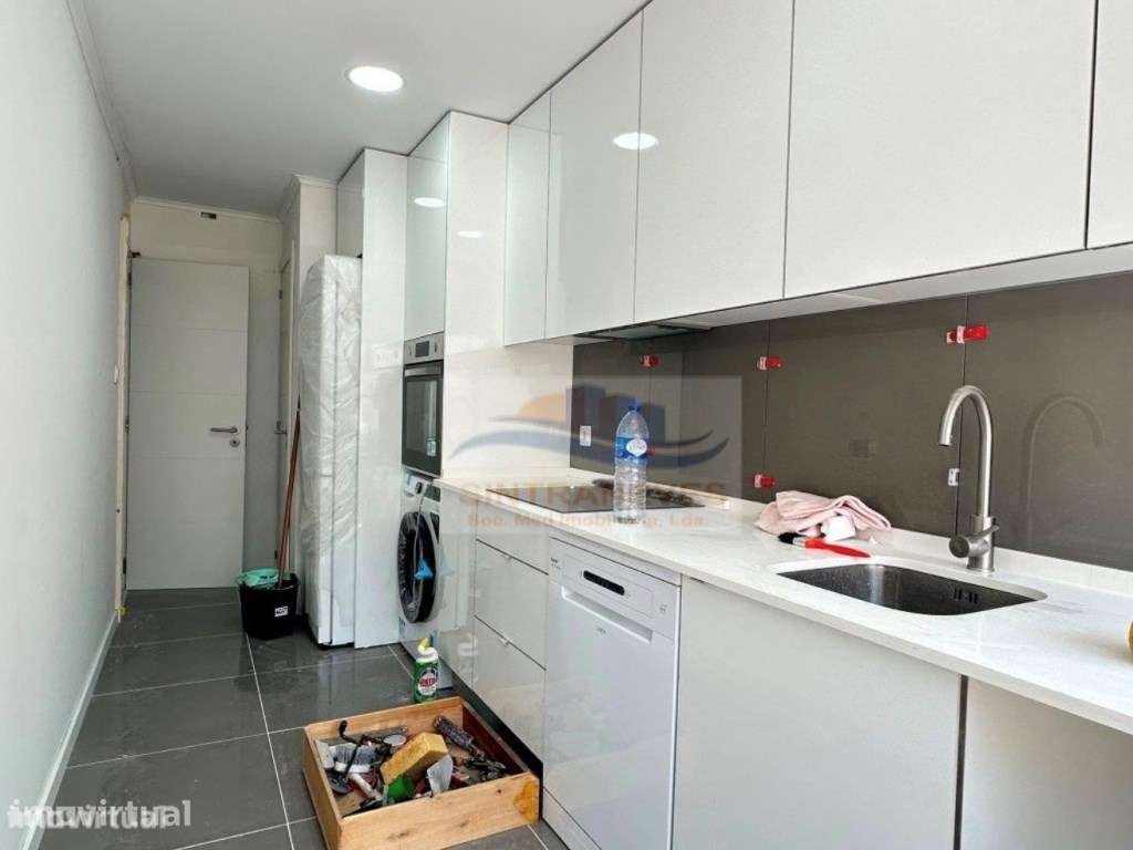 T3 Totalmente Remodelado com 2 WC's | Arrecadação | Pronto a Habitar - Grande imagem: 3/9