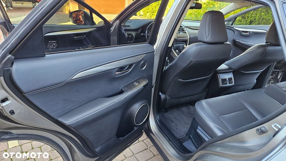 Lexus NX 300h Prestige AWD - 27