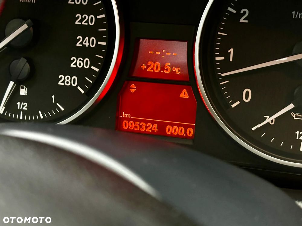 BMW Seria 3 335xi - 6