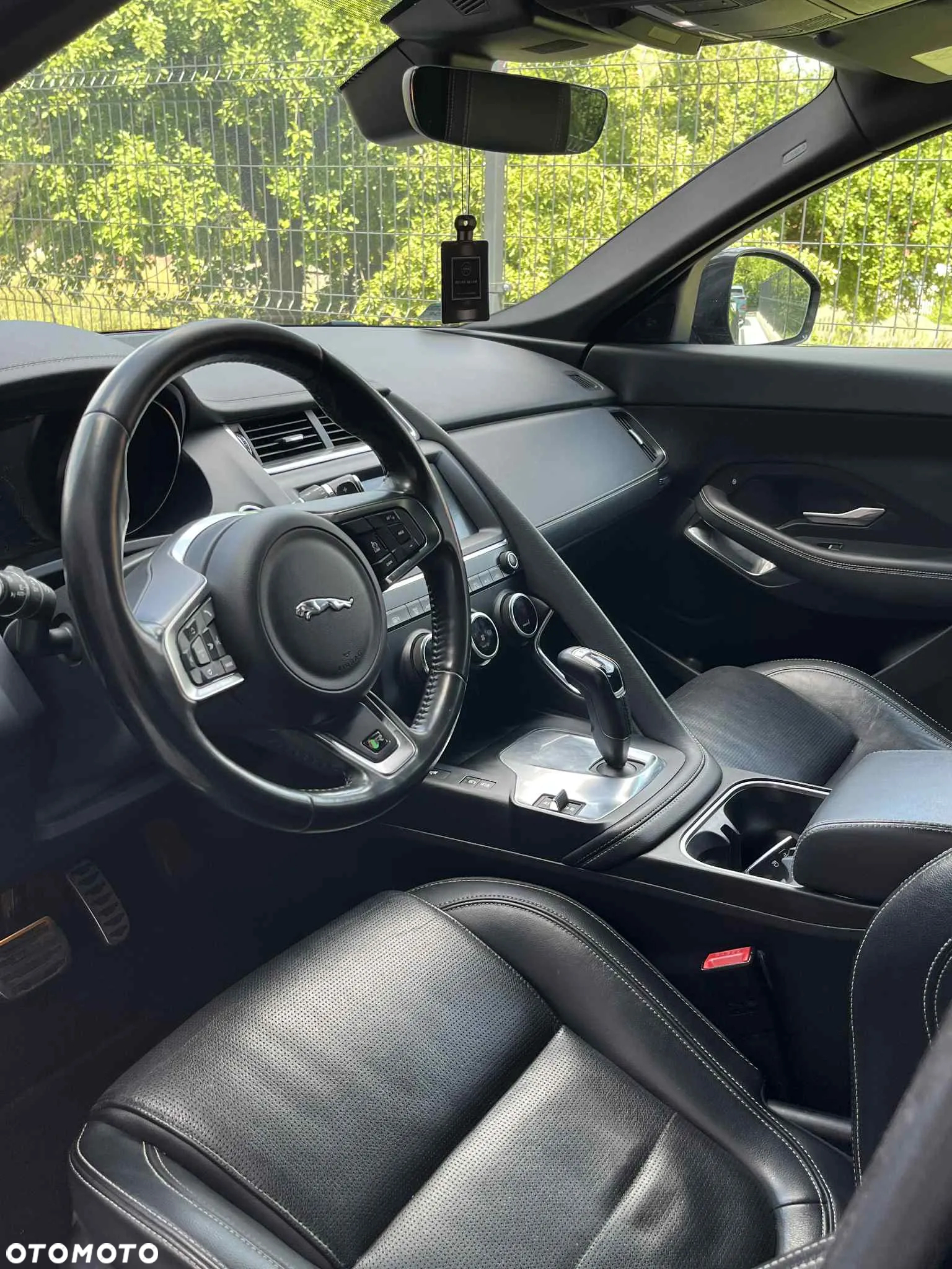 Jaguar E-Pace 2.0 i4P AWD R-Dynamic - 14