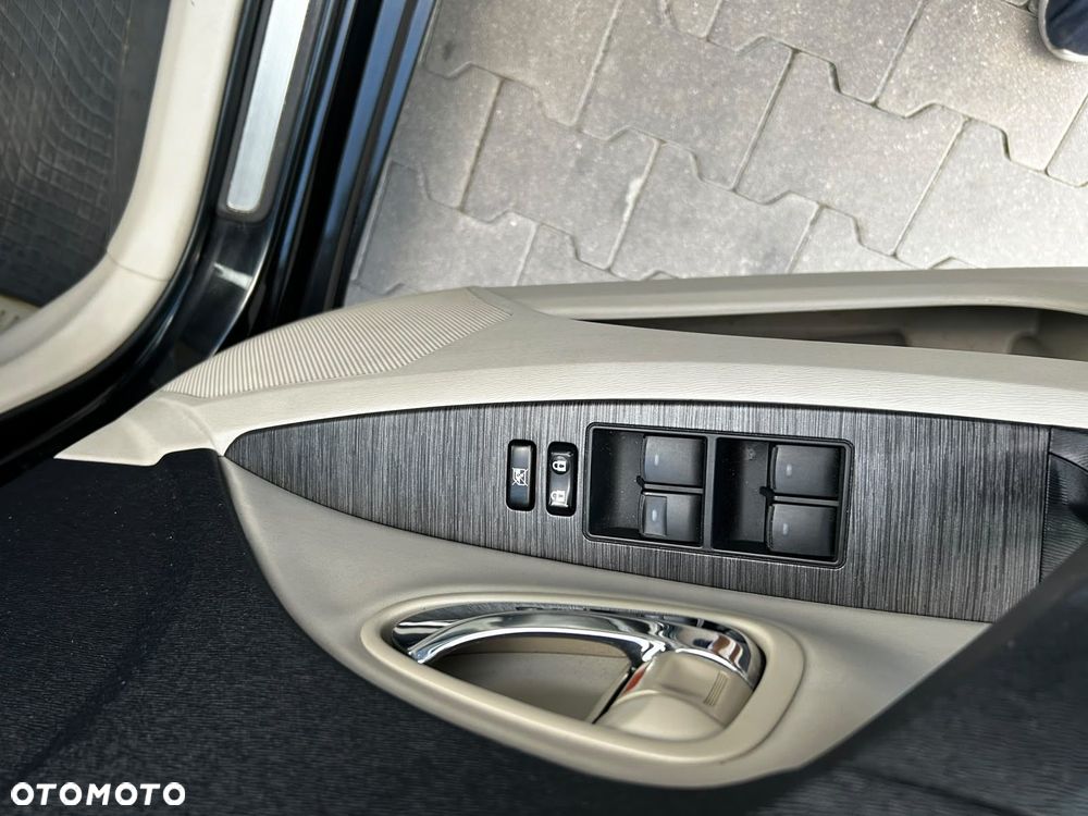 Toyota Avensis 2.0 Premium EU5 MS - 19