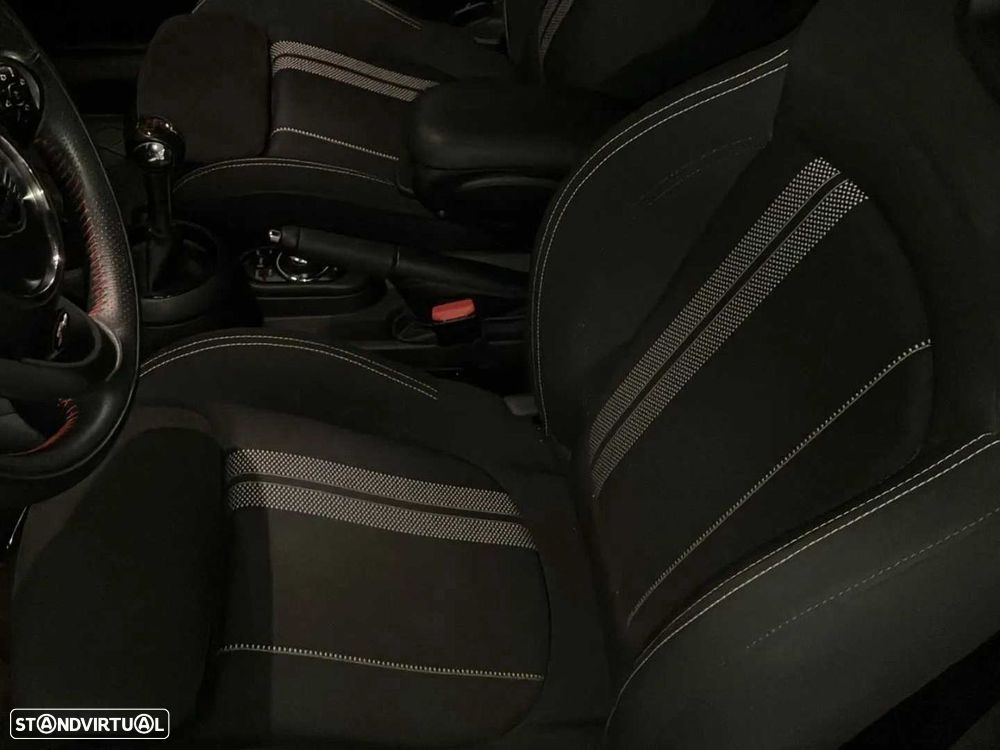MINI 3 Portas John Cooper Works - 11