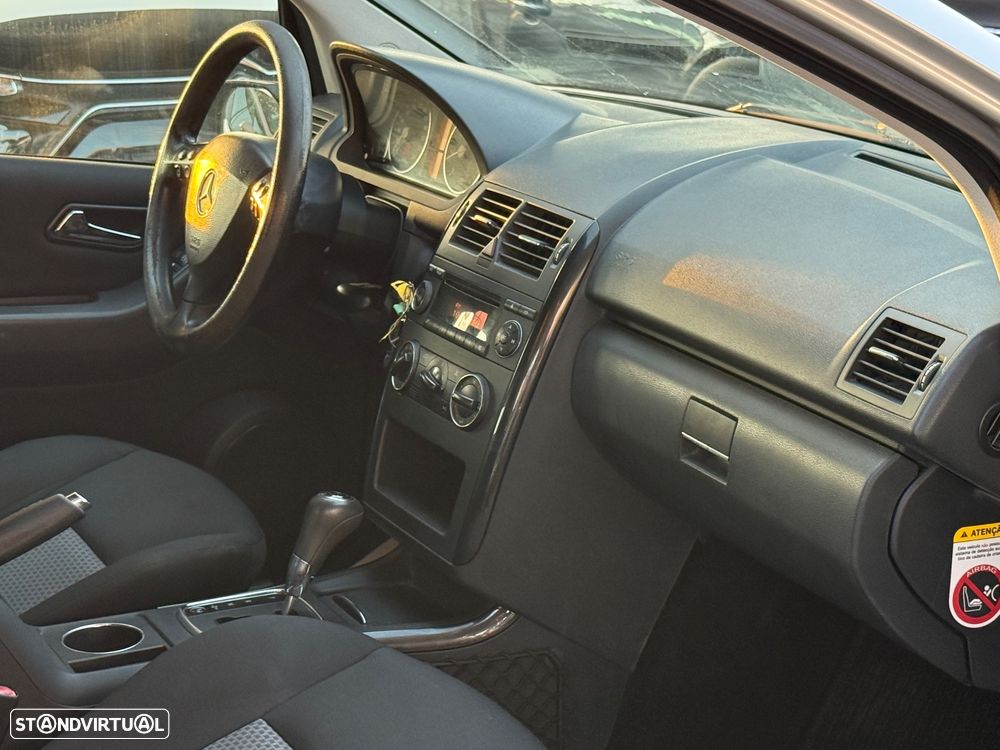 Mercedes-Benz A 150 Elegance Automatic - 9