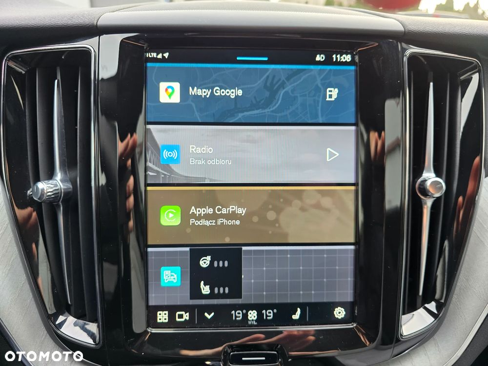 Volvo XC 60 T6 Plug-In Hybrid AWD Plus Dark - 23