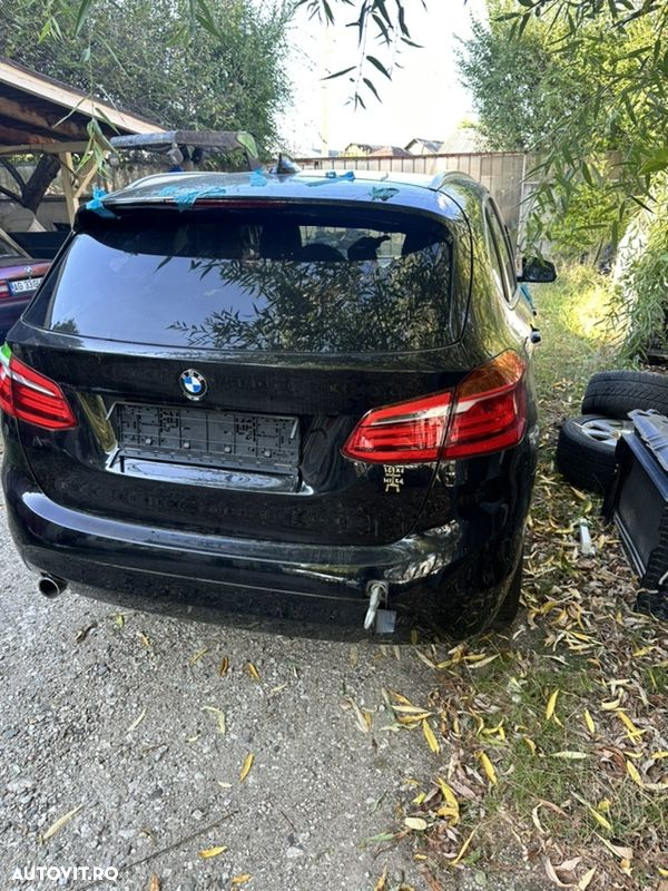 dezmembrări BMW seria 2 doi active Tourer F45 2015 216d automata tracțiune față ușă uși haion bară spate kit airbag planșă bord plafon negru sistem audio HarmanKardon camera marșarier - 6