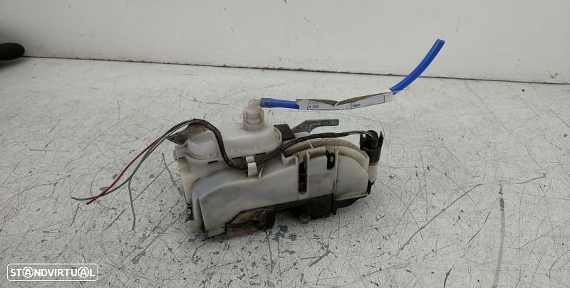 Fecho Porta  Fte Dto Volkswagen Polo (6N1) - 1