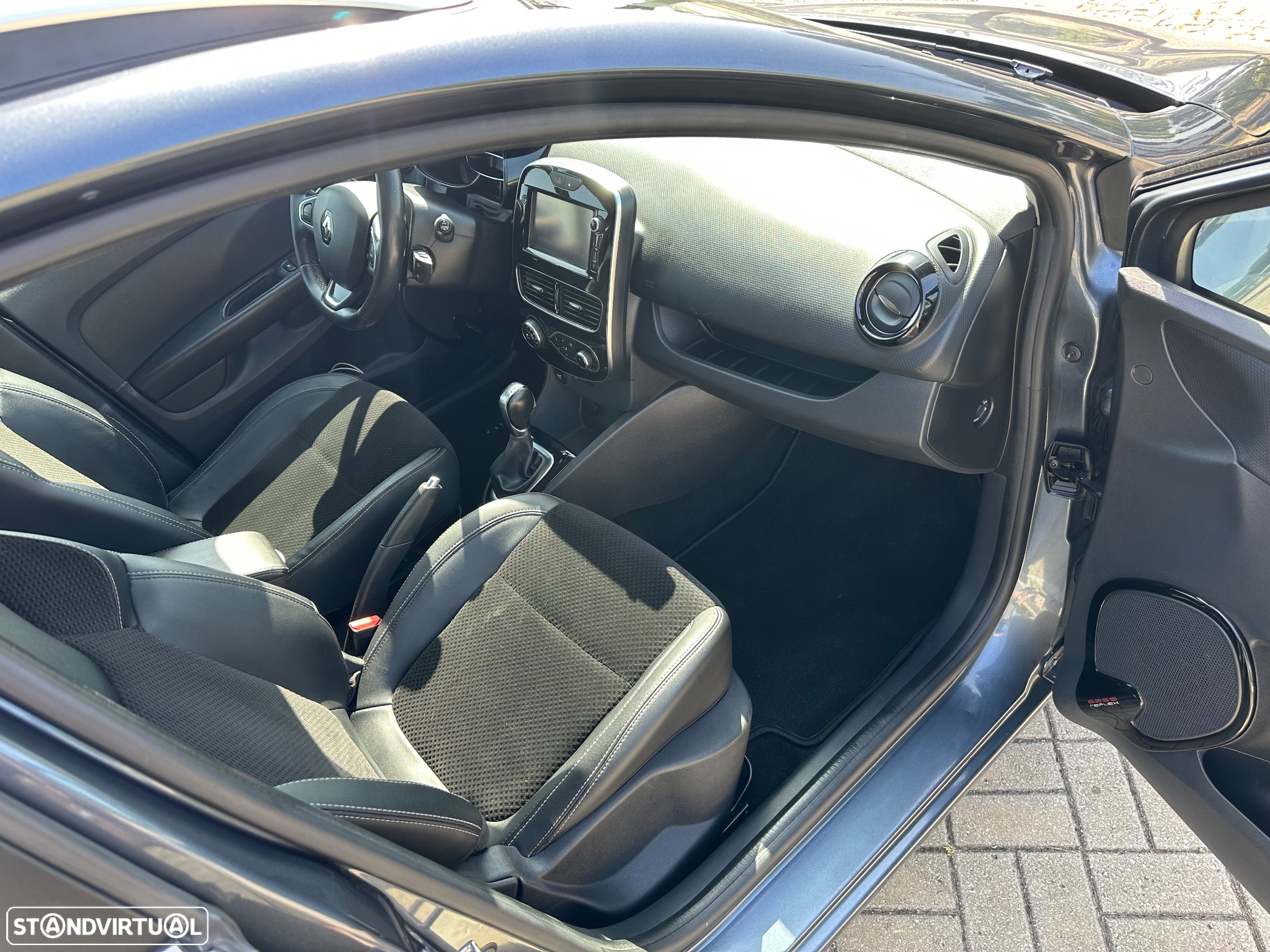 Renault Clio Sport Tourer (Energy) dCi 90 Start & Stop EDC INTENS - 8