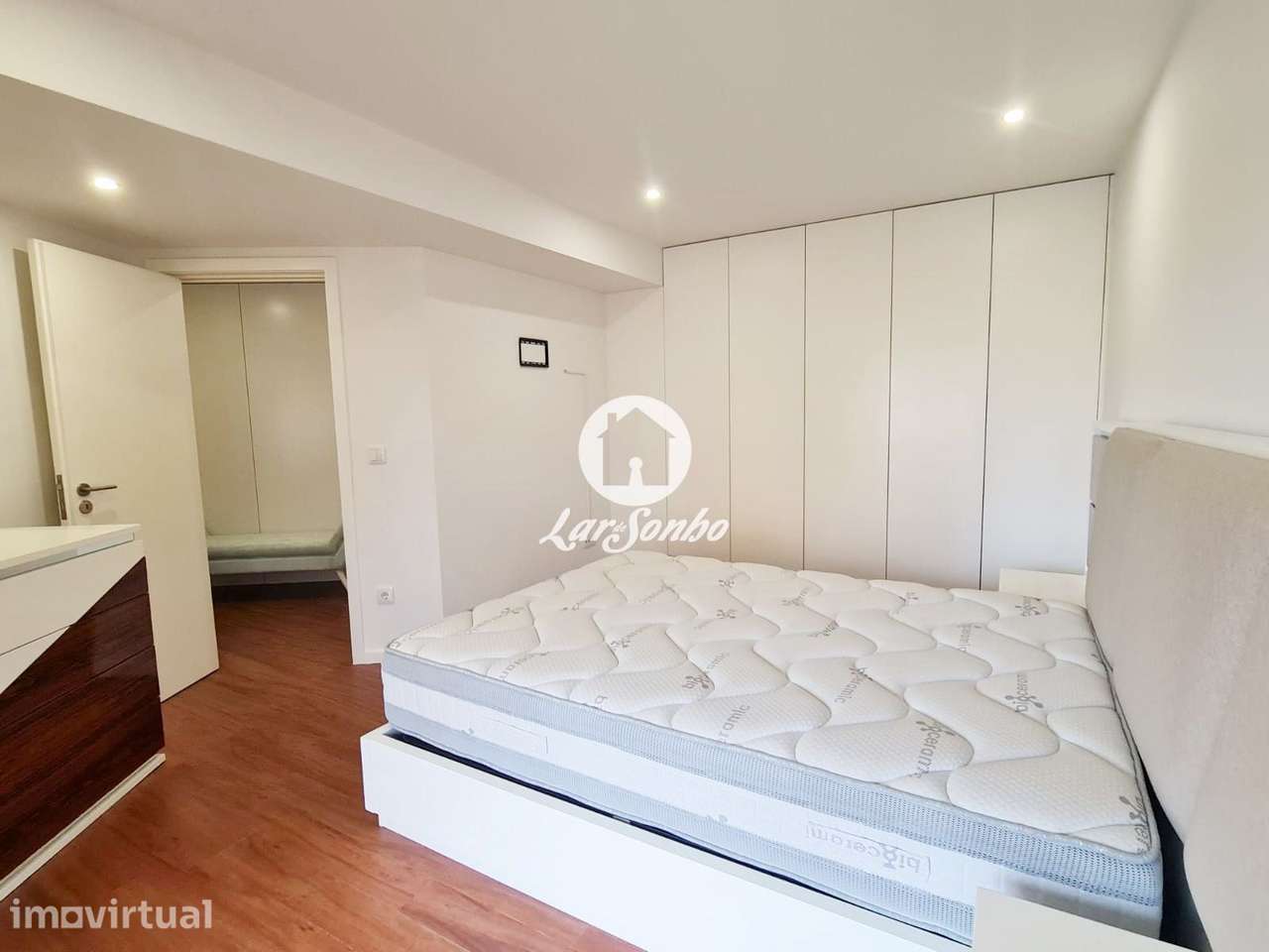 Apartamento T3 com garagem fechada a 50m da praia da Póvoa de Varzim - Grande imagem: 4/18