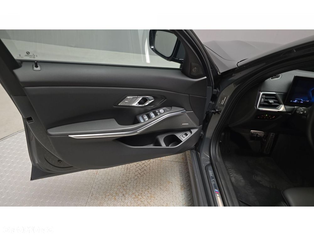BMW Seria 3 320d xDrive mHEV sport - 17