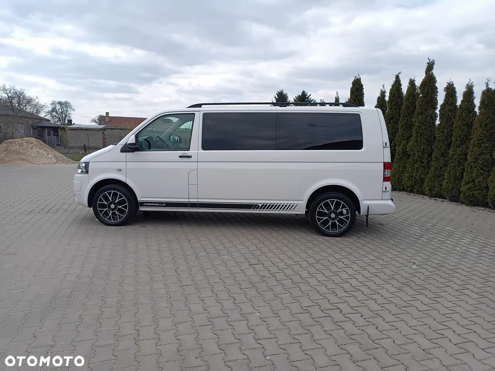 Volkswagen Caravelle - 10