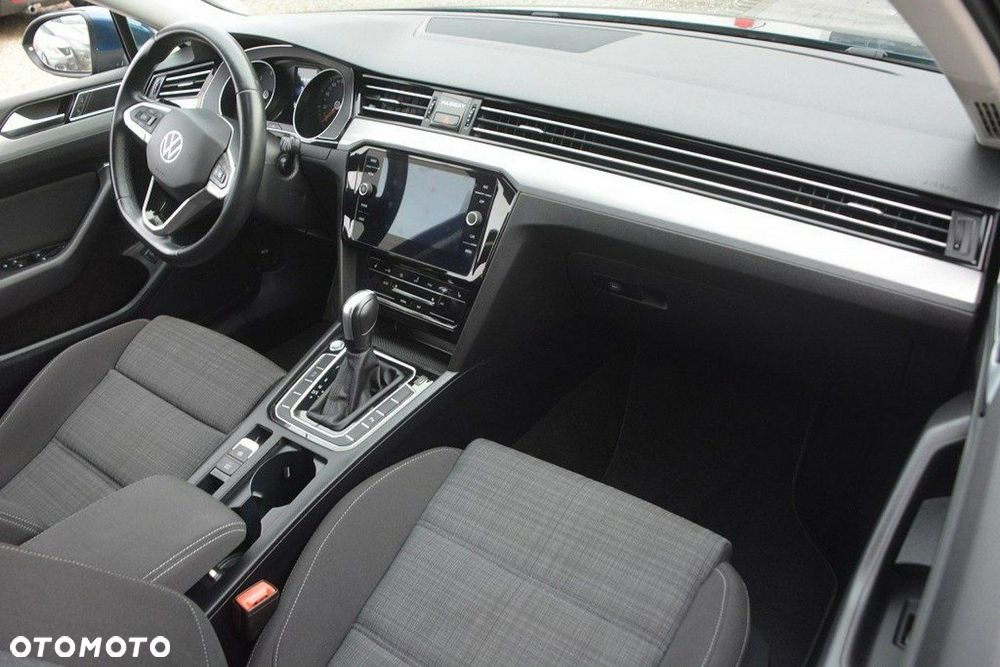 Volkswagen Passat - 13
