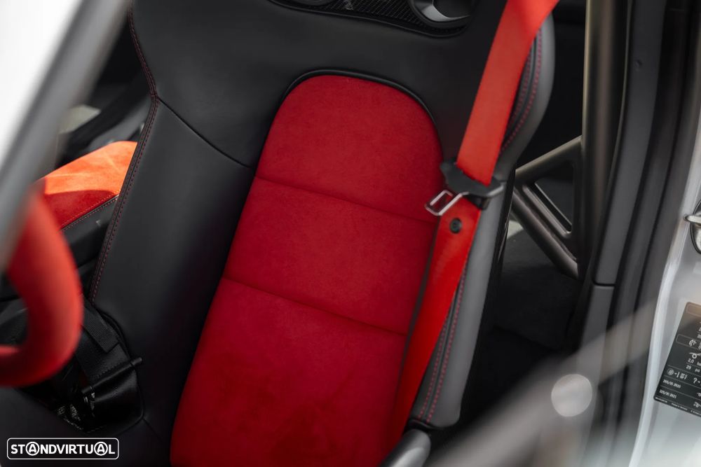 Porsche 911 (991) GT2 RS - 31