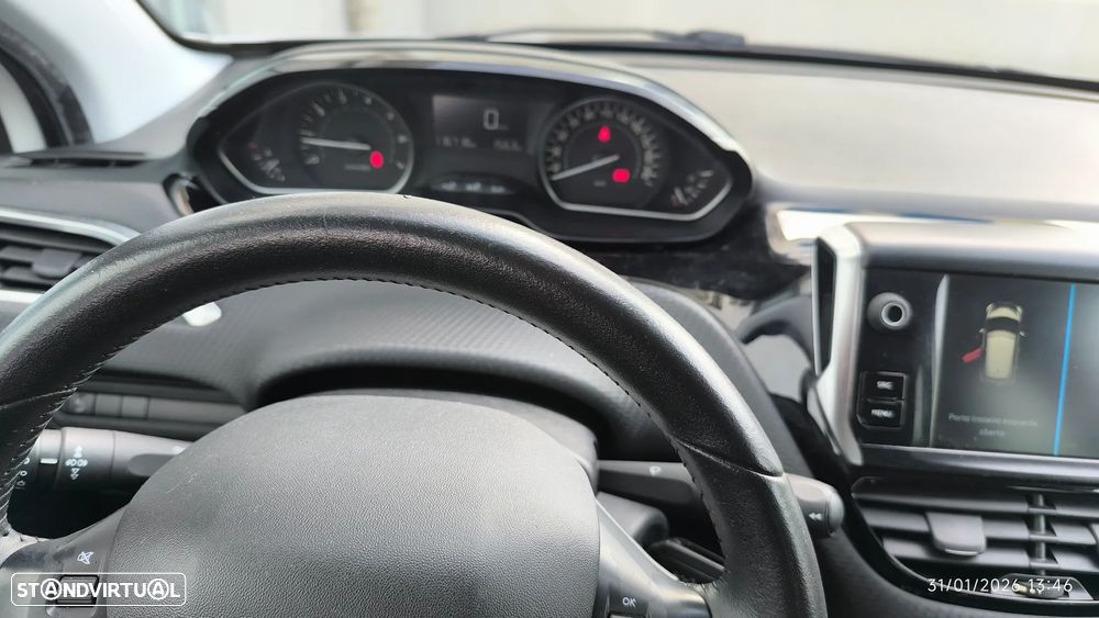 Peugeot 208 1.2 PureTech Style - 33