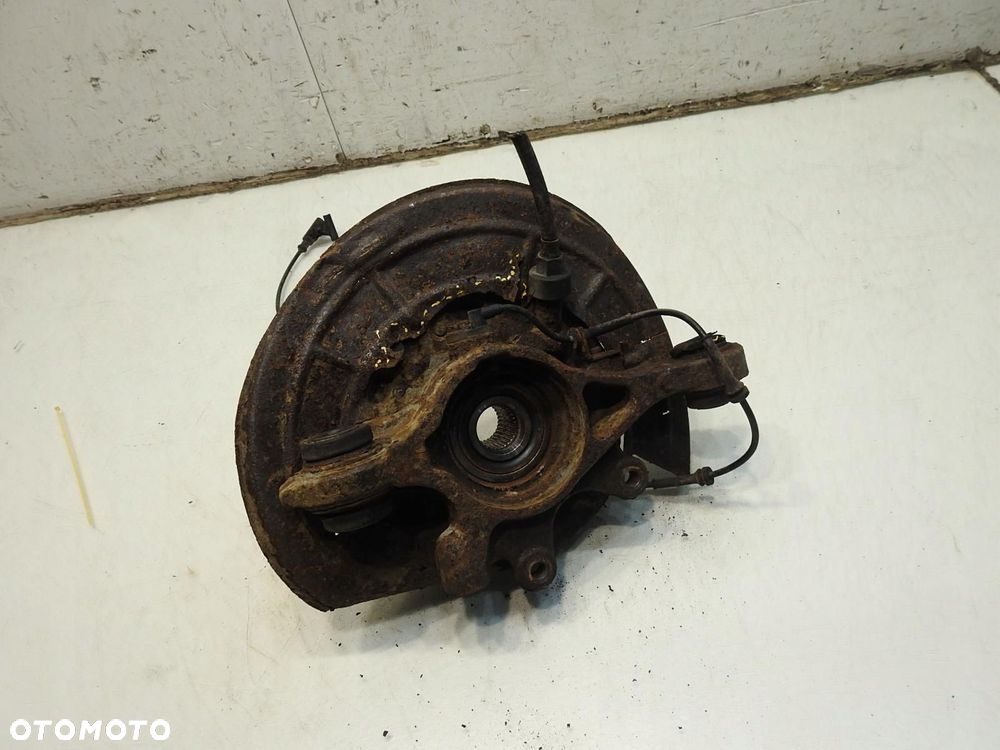 ZWROTNICA PIASTA PRAWY TYŁ LAND ROVER DISCOVERY III 2.7 V6 - 8