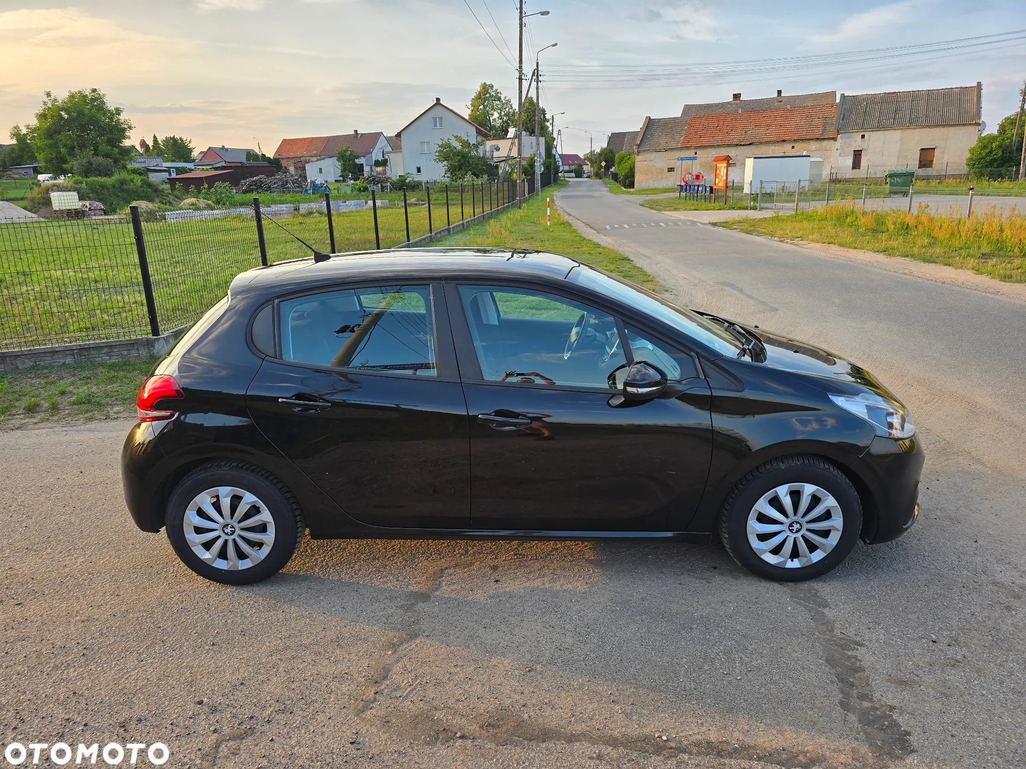 Peugeot 208 1.2 PureTech Active - 5