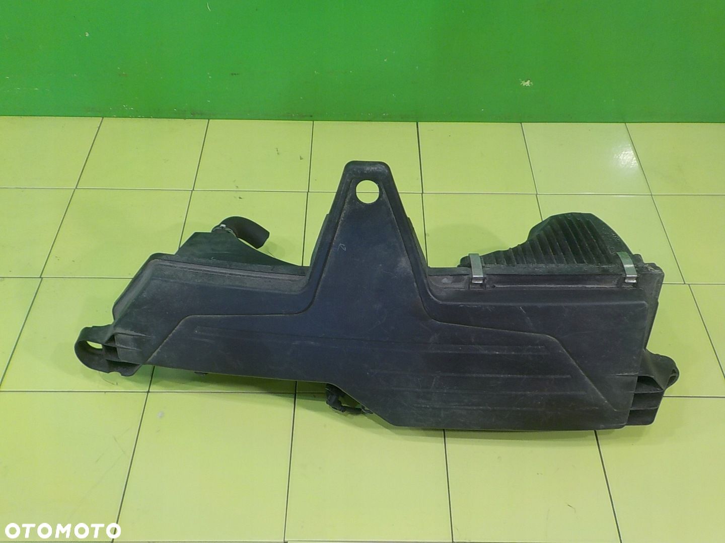 BMW 1 F20 2.0 D AUT 14r HB 5D obudowa filtra powietrza 8511655 - 1
