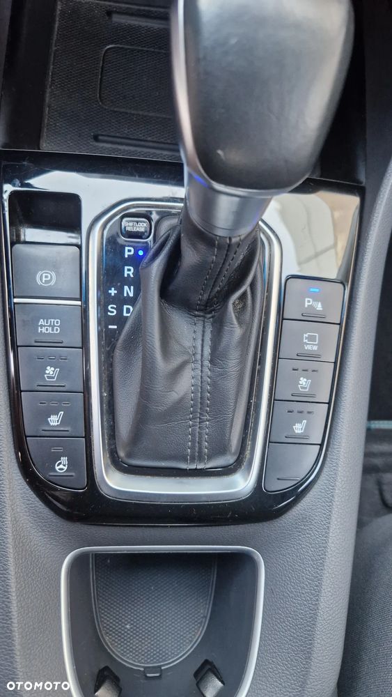 Hyundai IONIQ hybrid Platinum - 10