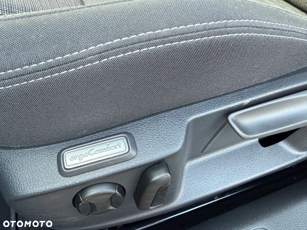 Volkswagen Passat 1.5 TSI EVO Business - 6