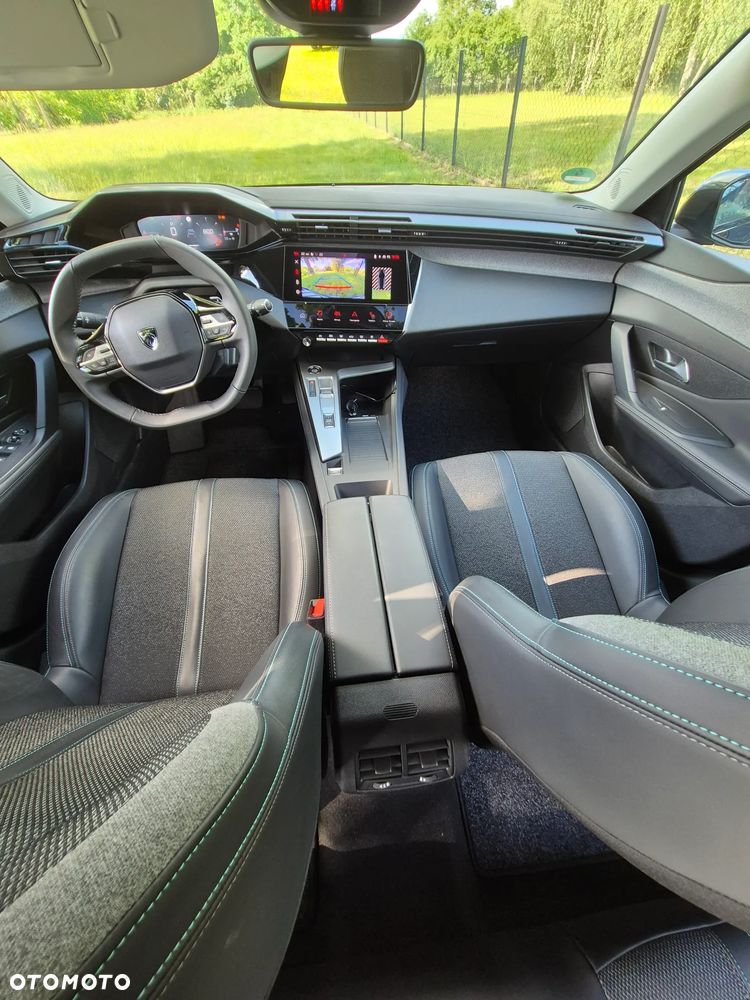 Peugeot 308 - 8
