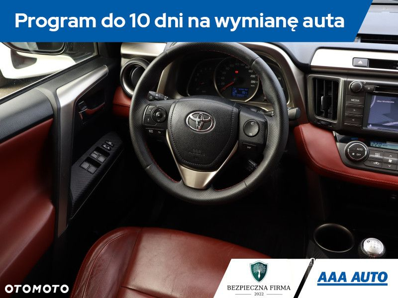 Toyota RAV4 - 8