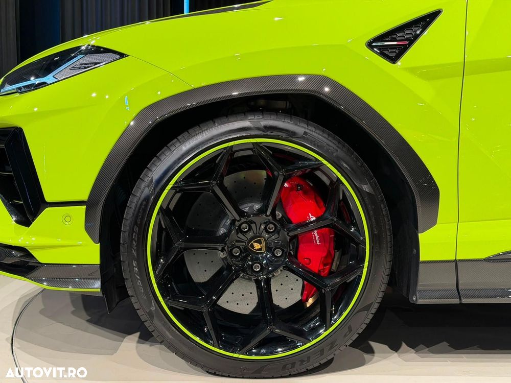 Lamborghini URUS - 31