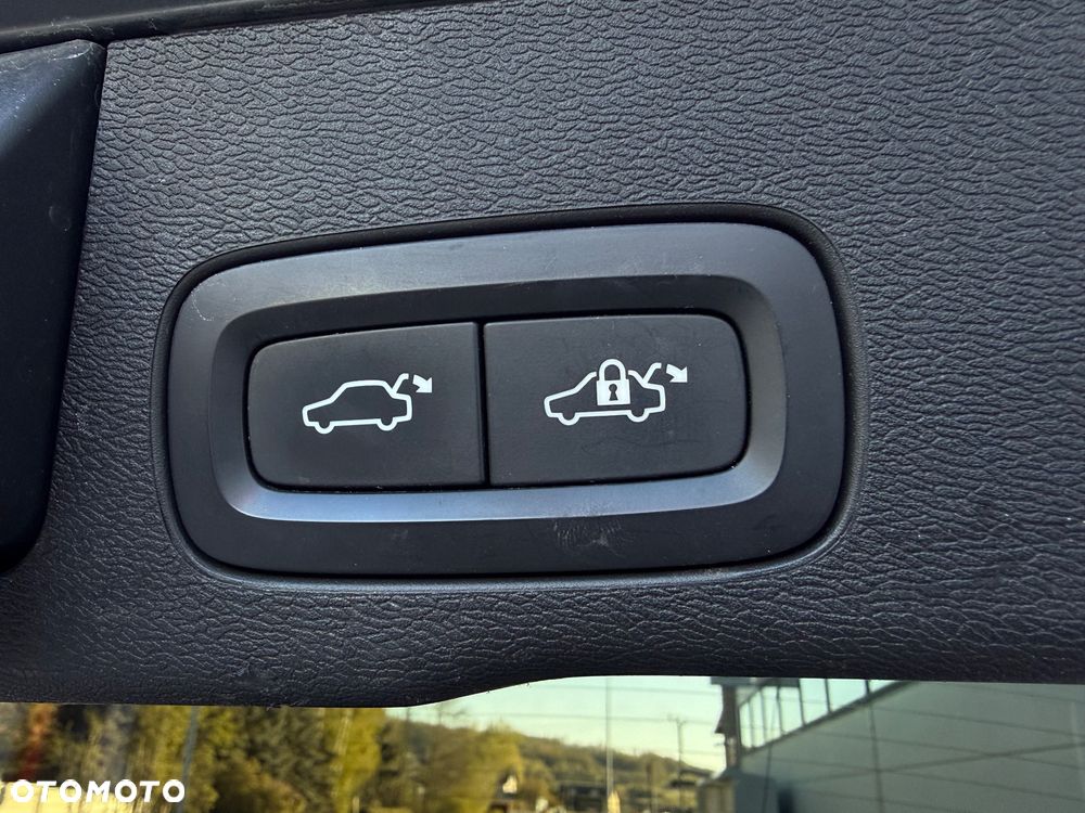 Volvo XC 60 B4 D Geartronic Momentum Pro - 15