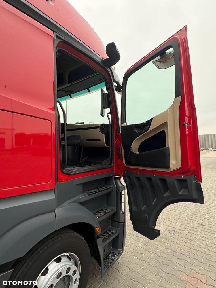 Mercedes-Benz Actros - 22