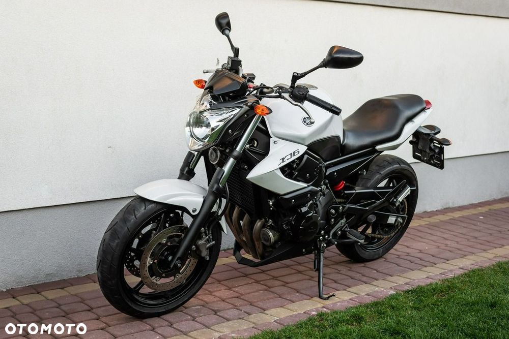 Yamaha XJ - 6