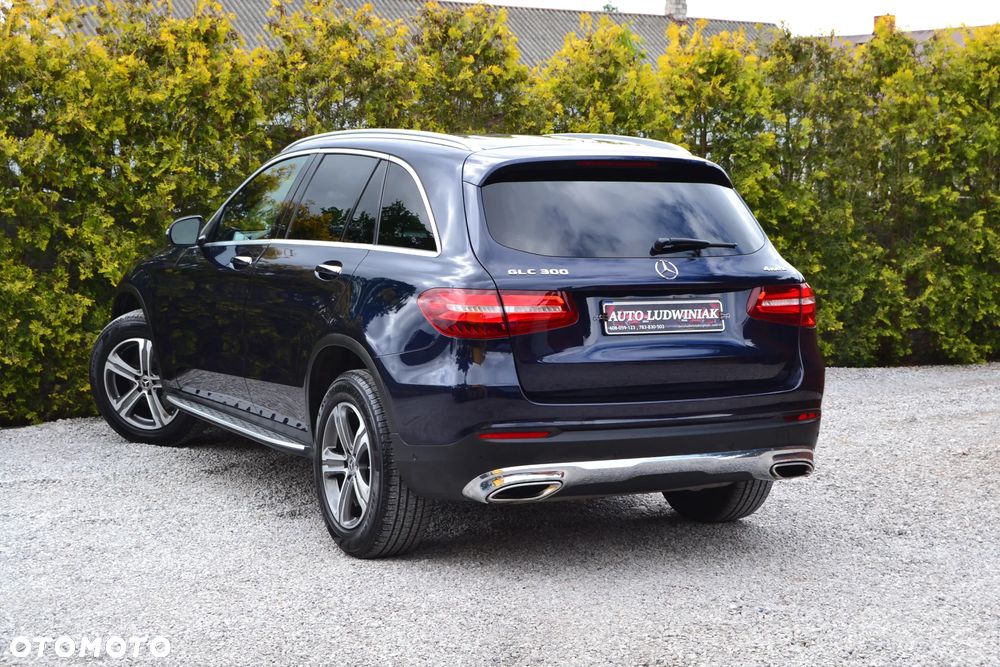 Mercedes-Benz GLC 300 4Matic 9G-TRONIC Exclusive - 20