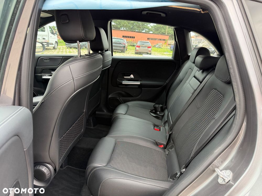 Mercedes-Benz Klasa B 220 4Matic 7G-DCT AMG Line - 18