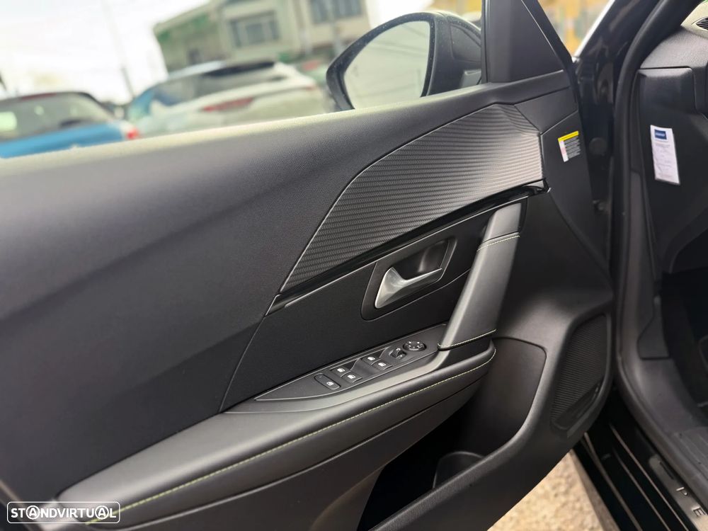 Peugeot e-208 50 kWh GT Line - 14