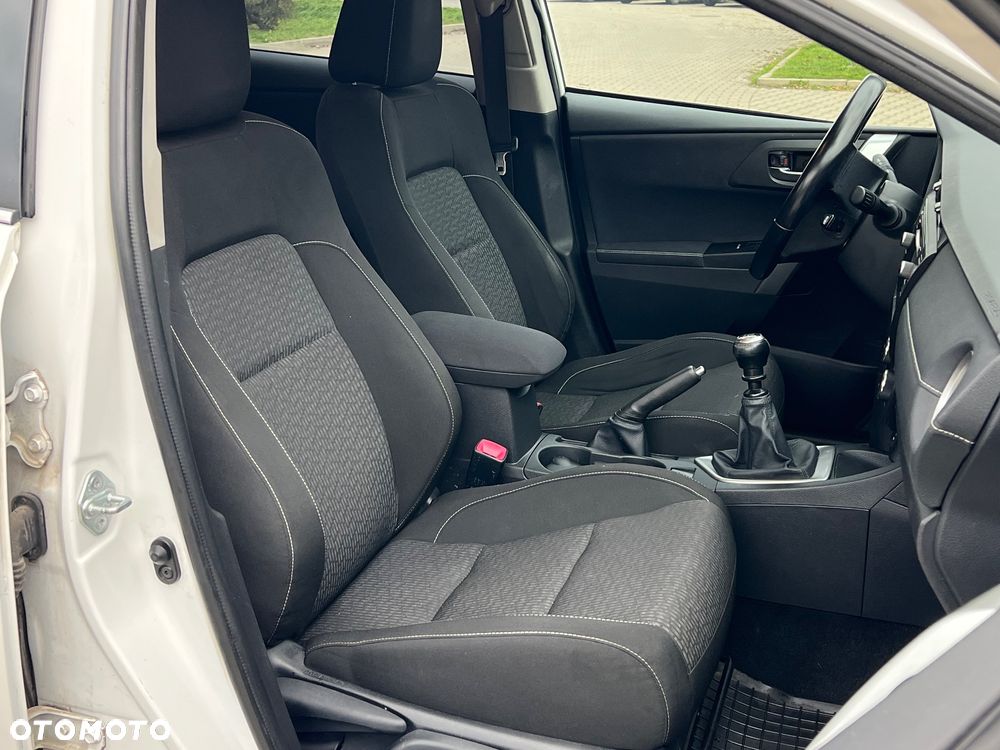 Toyota Auris 1.4 D-4D Life+ - 13