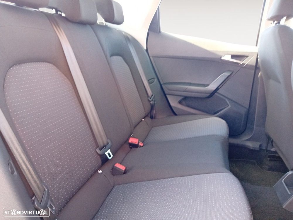 SEAT Arona - 13