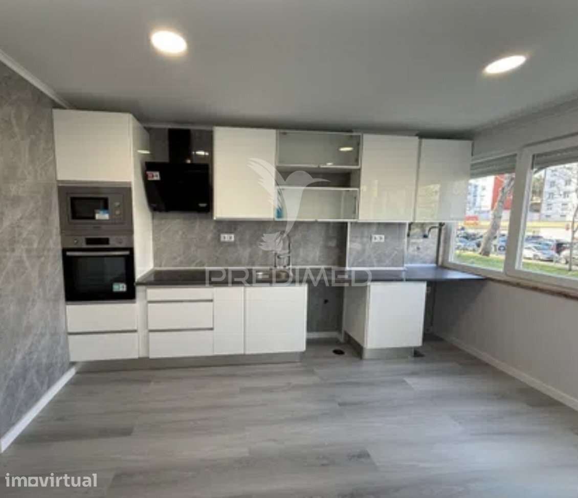 Apartamento T2 em Oeiras – Com Varanda, Arrecadação e Excelente Loc... - Grande imagem: 5/36