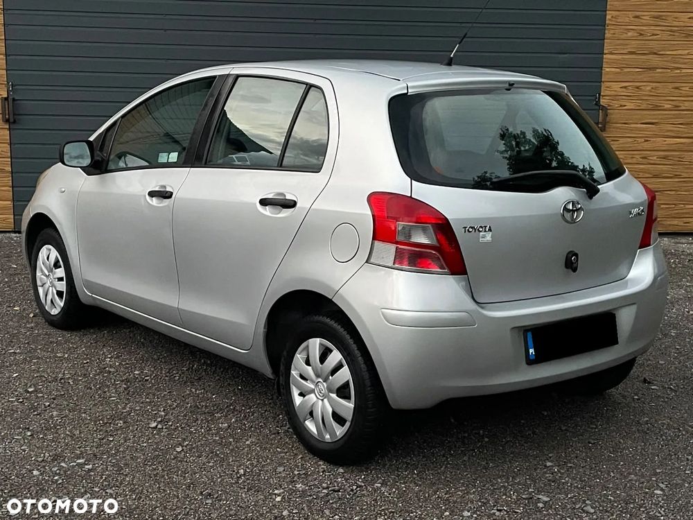 Toyota Yaris 1.0 Luna - 11